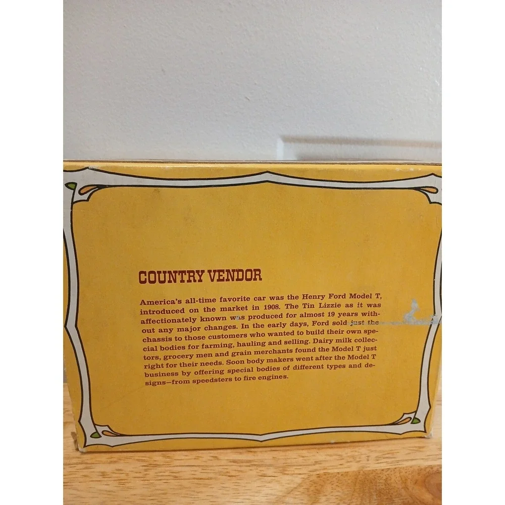 Avon Wild Country Vendor Truck Full 5 oz After Shave Decanter with Box Vintage - Picture 2 of 3